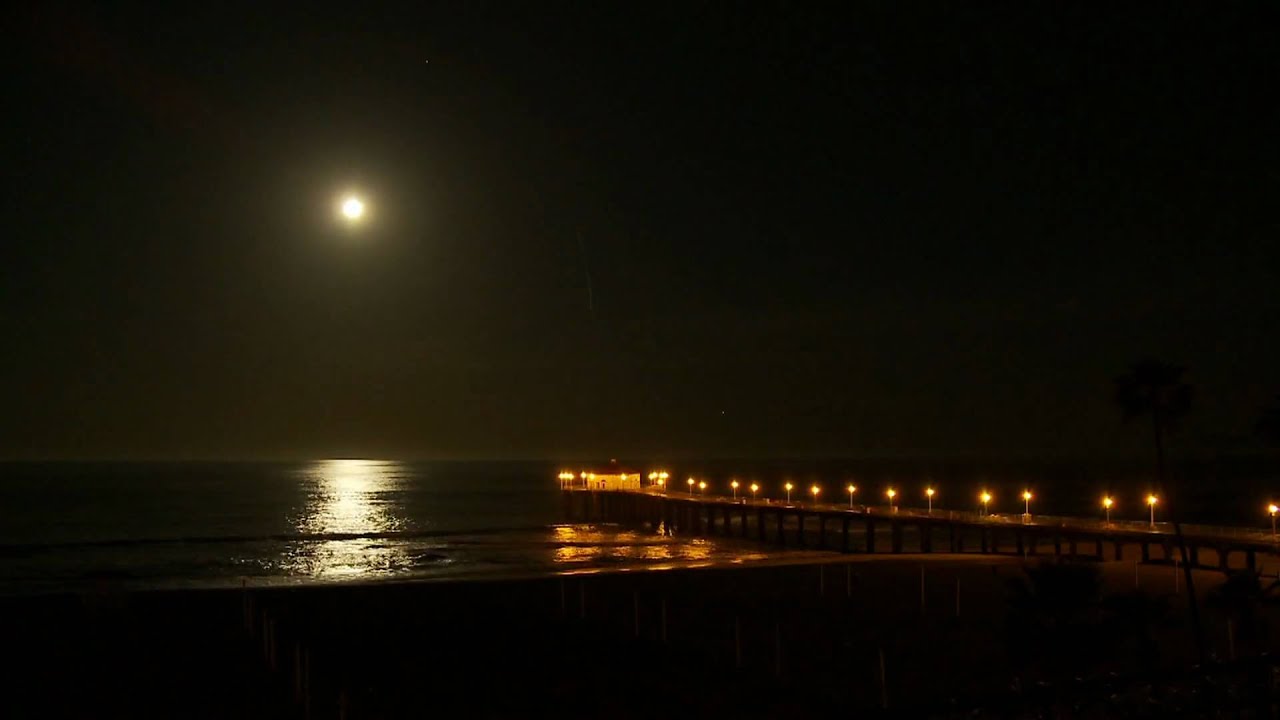 Full Moon Setting over Manhattan Beach Pier Time-lapse
