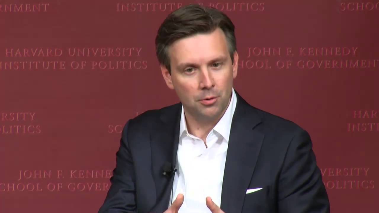 A Conversation with Josh Earnest | Institute of Politics