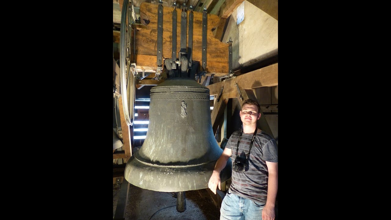 Karlstadt (D) die Glocken der kath. Kirche St. Andreas
