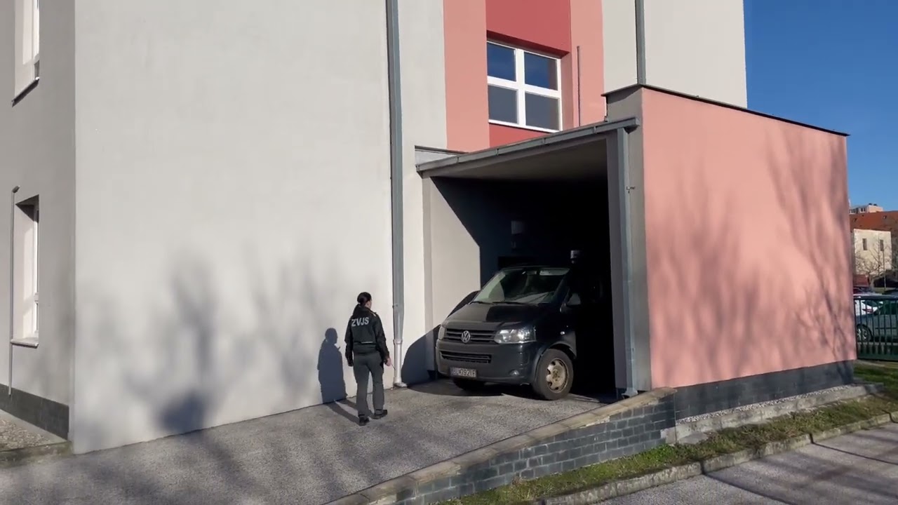 🔴 Špecializovaný trestný súd rozhoduje o väzbe pre extrémistu Daniela Bombica | Aktuality