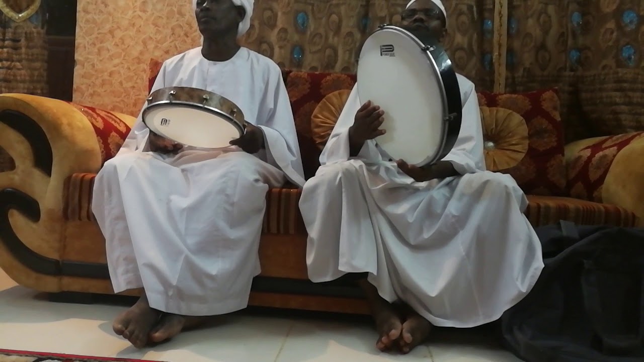 المادح اسماعيل مطر.. وآ شوقي علي ناير الجبين والخد