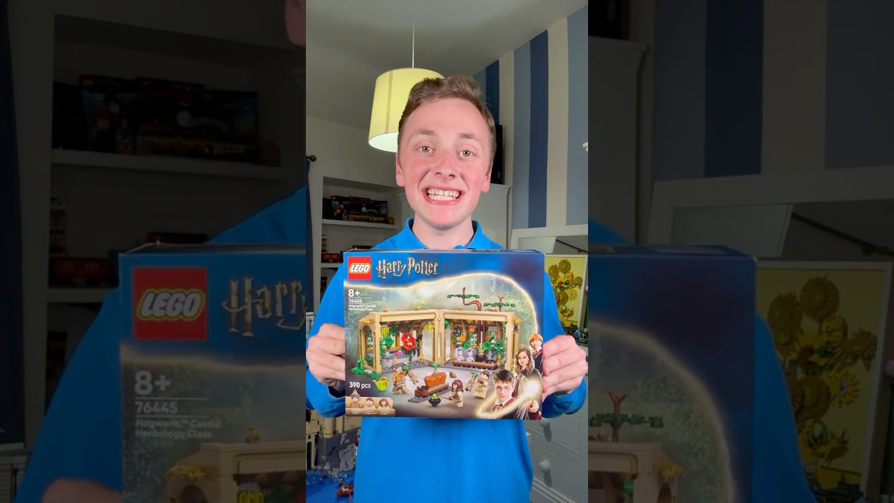 LEGO Harry Potter Hogwarts Castle: Herbology Class!