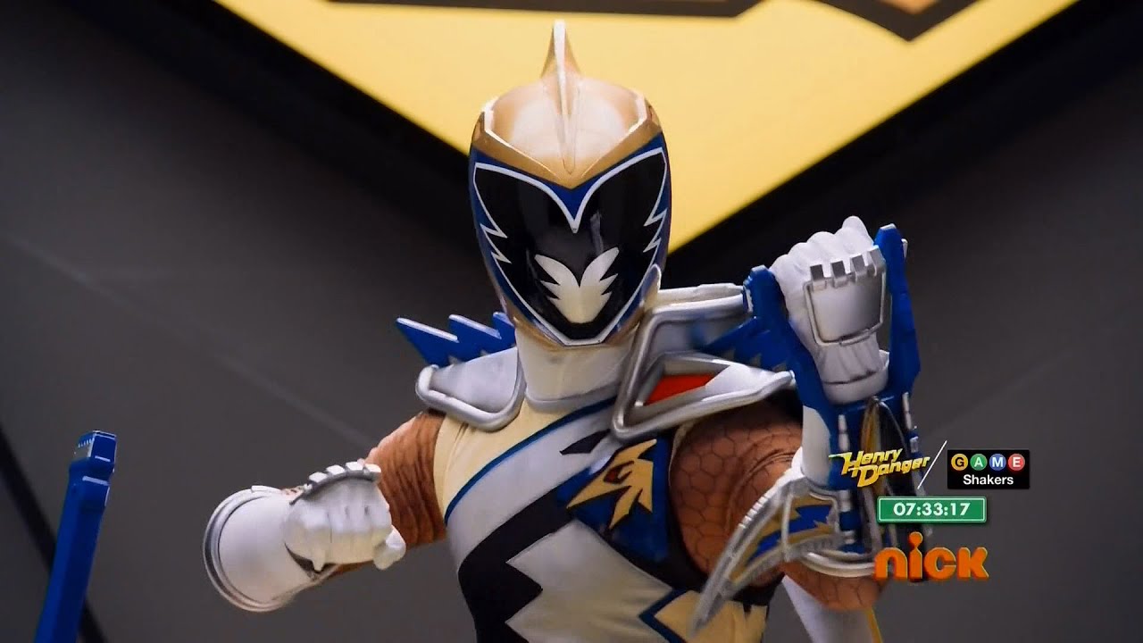 Dino Charge - Break Out - Ptera Charge Megazord Fight (Episode 11) | Power Rangers Official
