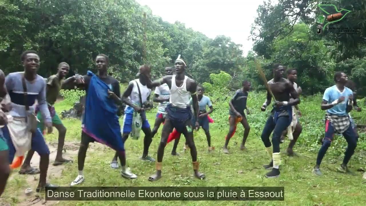 Sous la pluie à Essaout, la danse Ekonkone n’a rien perdu de sa splendeur