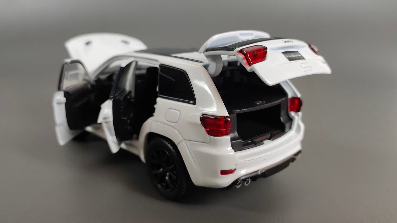 Jeep Grand Cherokee White 1:32 Diecast Car Myaniature