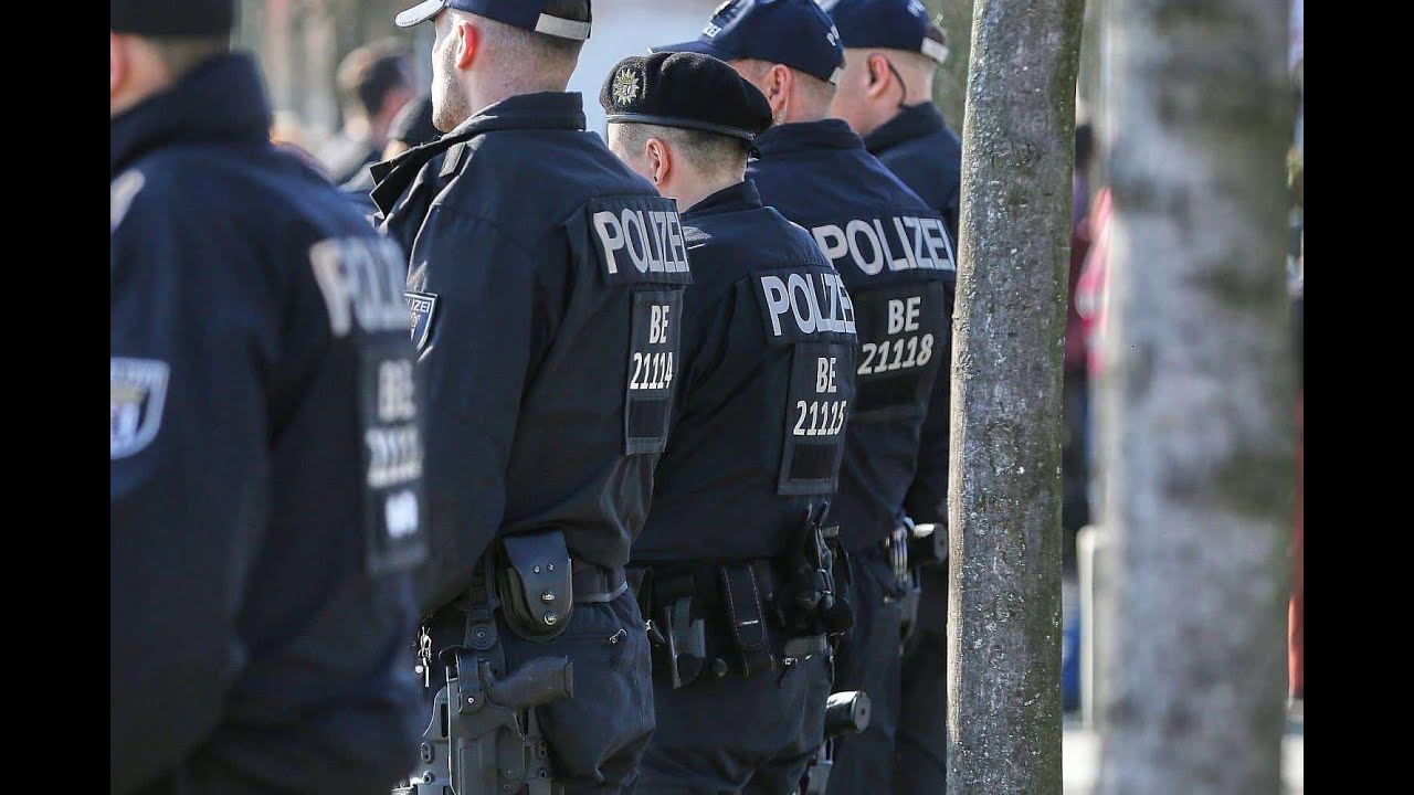 Jugendliche sprengen Zigarettenautomaten in Remseck am Neckar