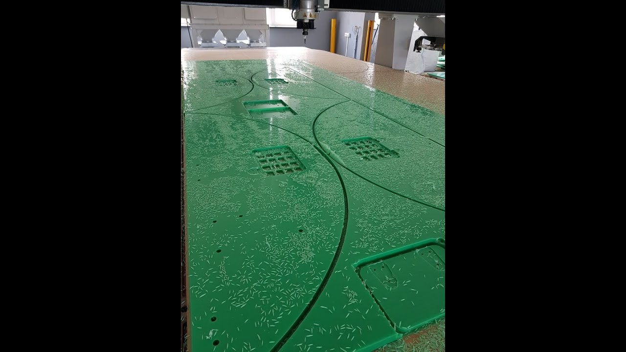 Produkcja części zbiornik&oacute;w z chemoodpornych tworzyw sztucznych w AMARGO CNC