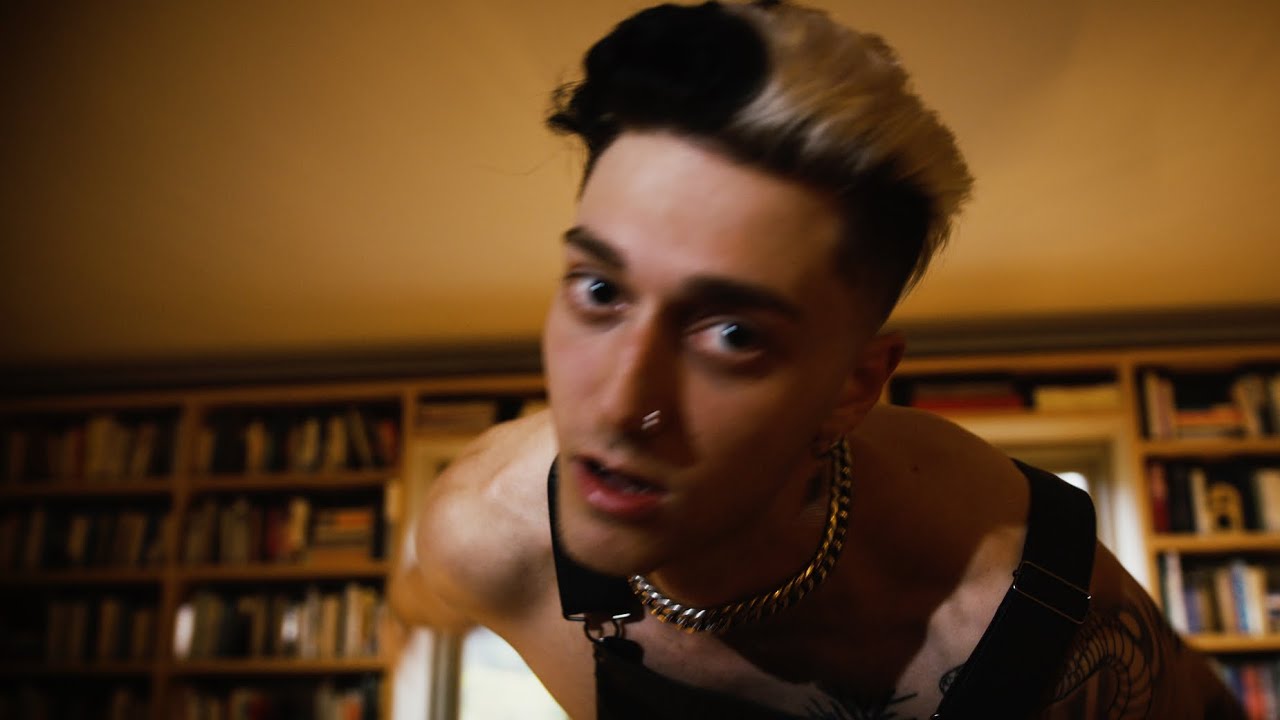 7evin7ins - Wake Up (Official Music Video)