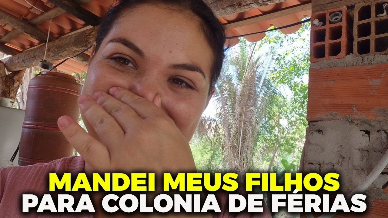 MÃE SE EMOCIONA AO FALAR QUE OS FILHOS VÃO DORMIR FORA