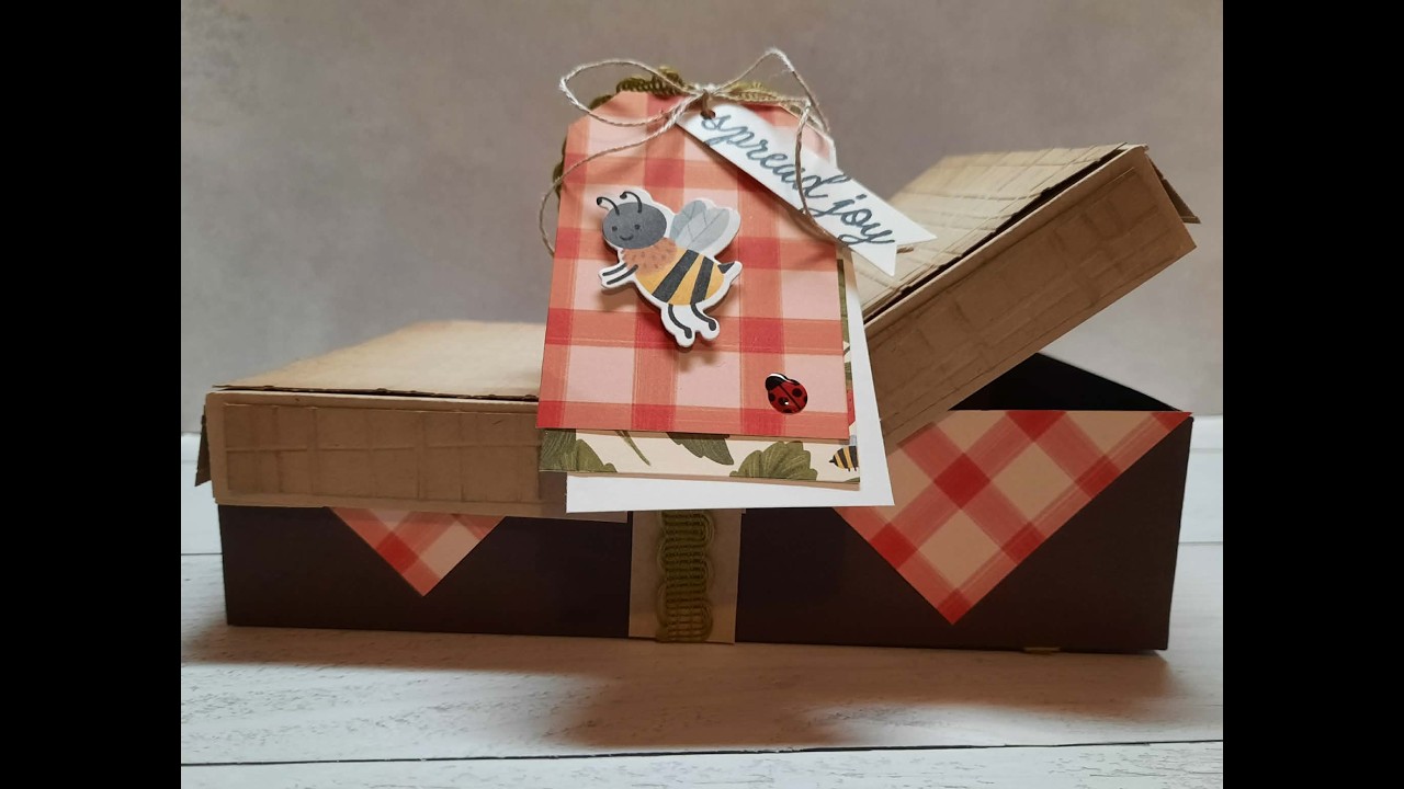 Coffee Break and Cards with Lish-Sweet Bugs picnic Basket