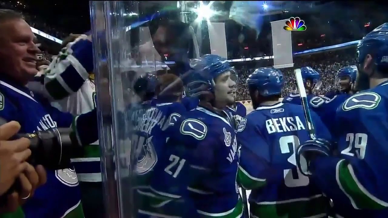 Alex Burrows OVERTIME Goal - Game 2, 2011 Stanley Cup Final Bruins vs. Canucks