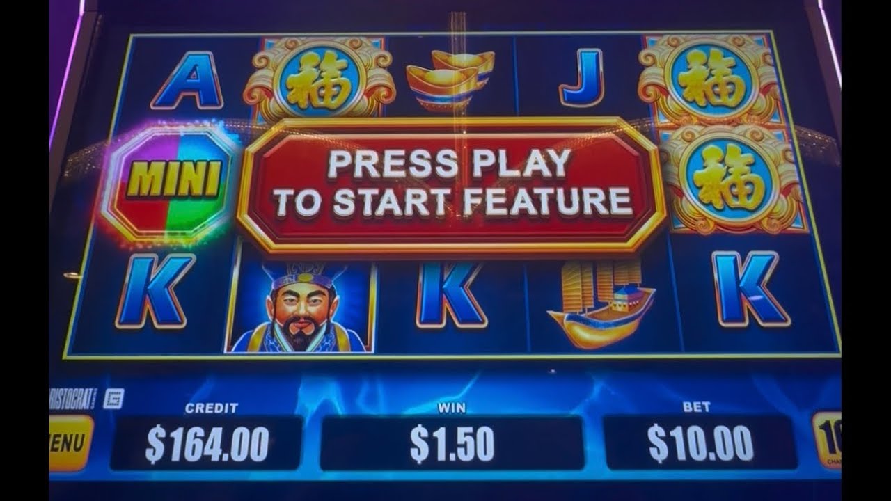 Crazy Bonus!! It just kept going and going!  #slot #vegas #bonus #comedy #casino #fyp #winning #fun 