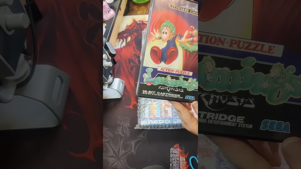 Unbox with me! #retrogamergirl #unboxinggamergirl #megadriveclassics