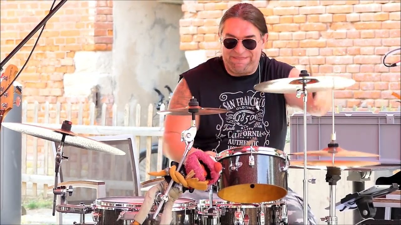 Harry Reischmann - Drum Solo Medley - Barf&uuml;&szlig;er Biergarten Glacis