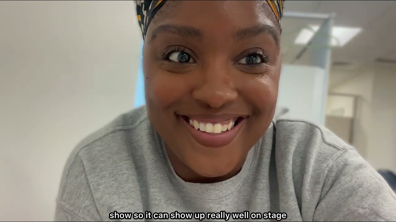 MY FIRST ONE WOMAN SHOW PERFORMANCE OF THE YEAR! Issa vlog.