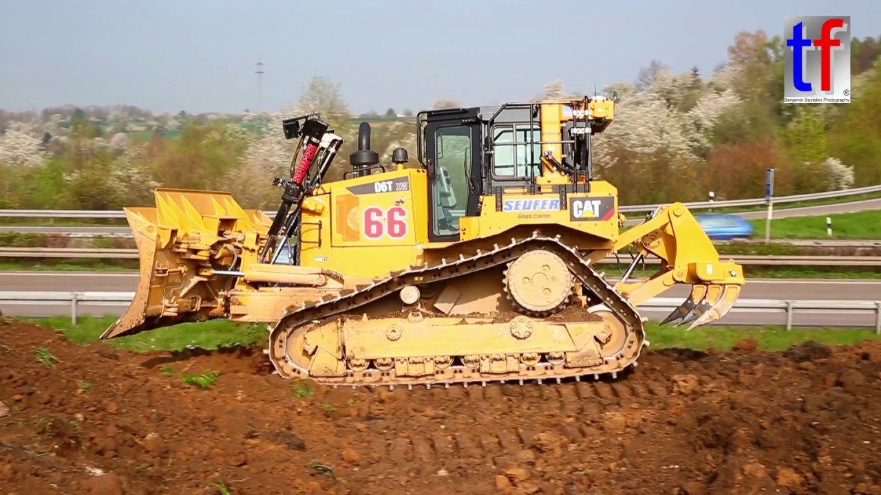 **NEW** CATERPILLAR D6T XW w. Grade Control 3D @ Work, Schwaikheim, Germany, 04.04.2017.