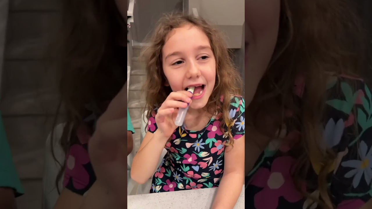 Какой из них настоящий?😂❤️