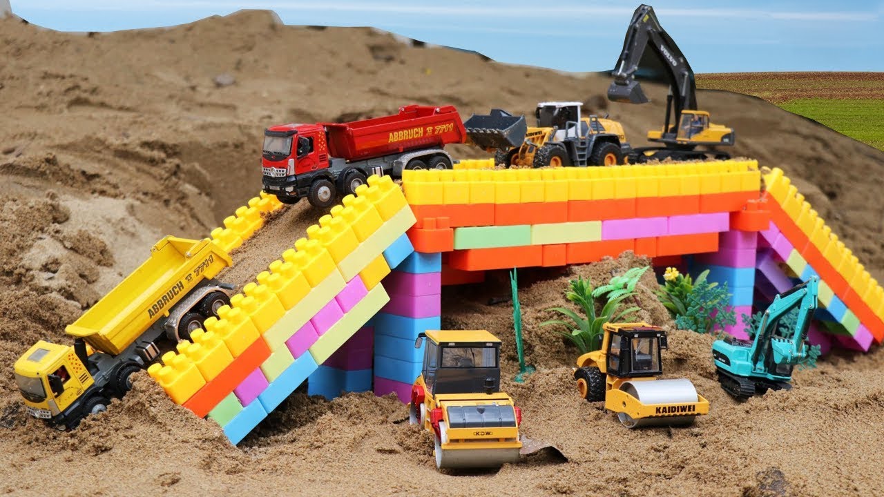 รถของเล่นก่อสร้างทำสะพานจากการต่อบล็อค lego