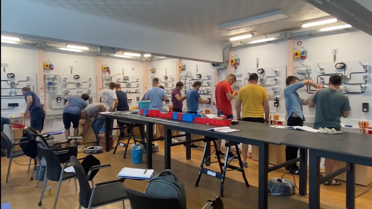Curs Intensiv de Electrician în Construcții - ⚡️Prima săptămâna!⚡️
