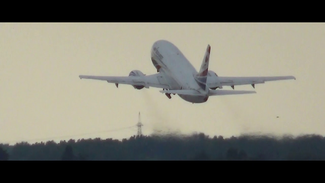 Flughafen D&uuml;sseldorf Abflug - Flugzeuge auf dem Rollfeld vom Flughafen D&uuml;sseldorf