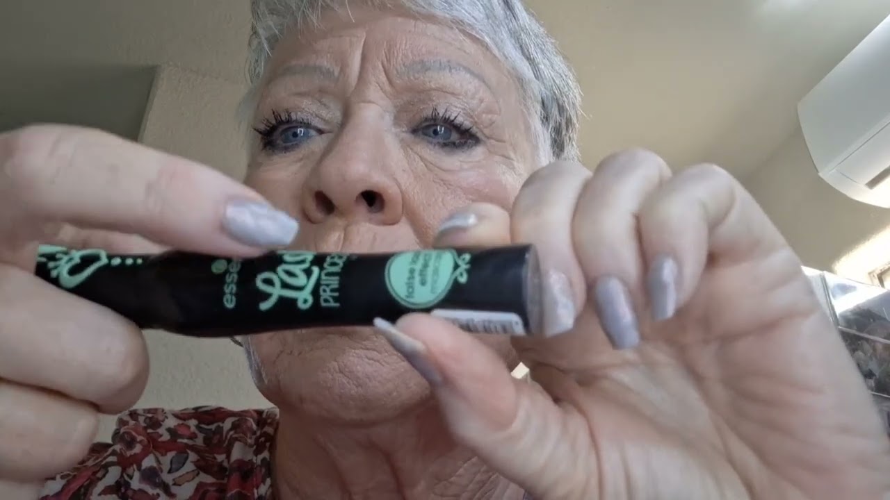 Carolyn's makeup routine and volunteer work