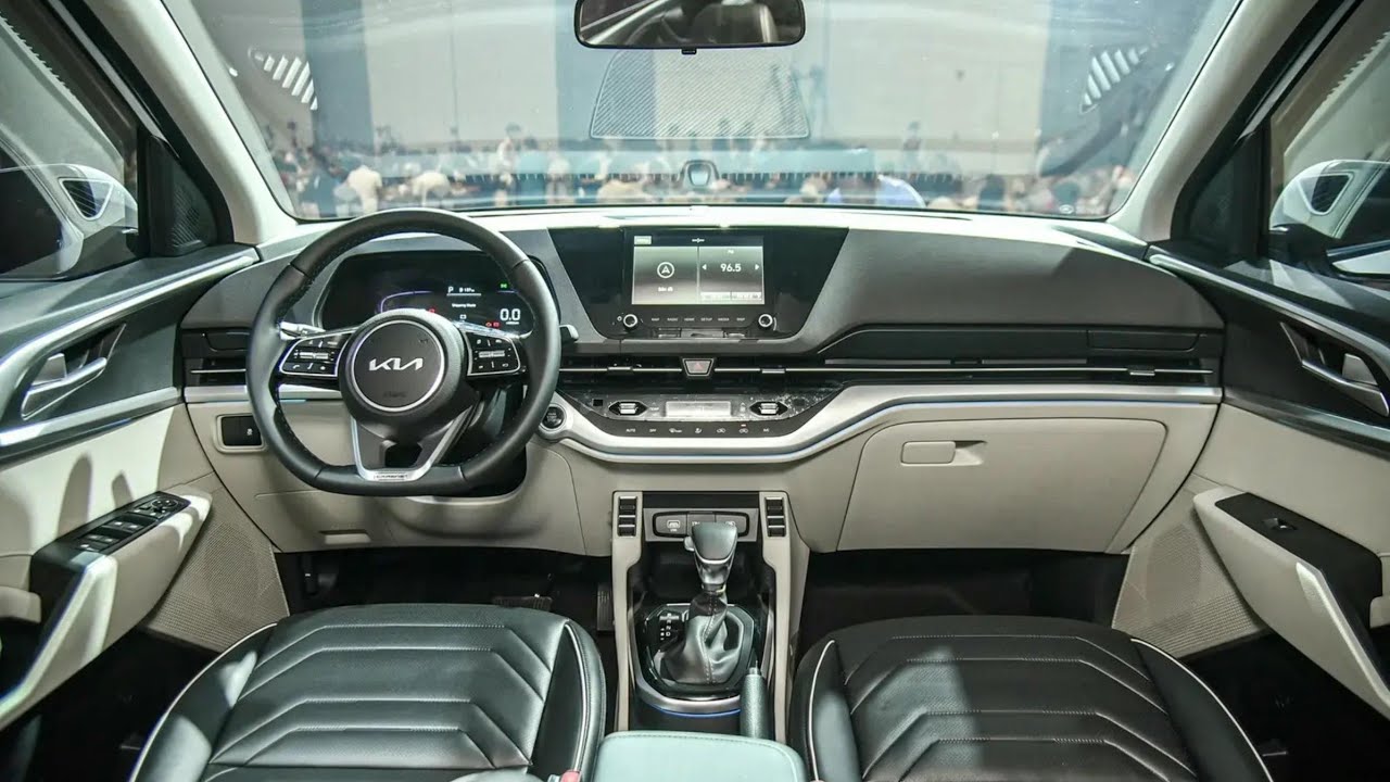 Mới Như Trong Hãng Cũng Lỗ Mất Gần Trăm, Gầm Cao 7 Chỗ Giá Chỉ Hơn Vios Tí Tiền