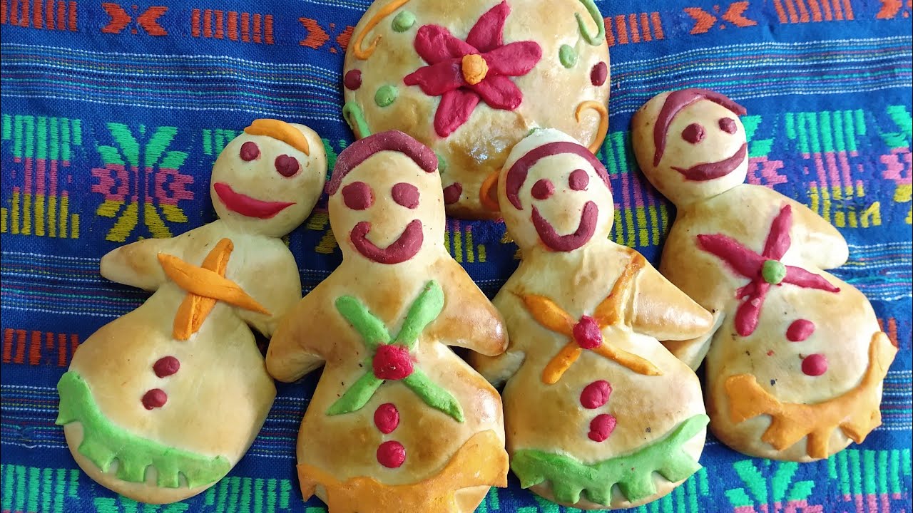 PAN DE MUERTO chiapaneco el famoso pan pintado o floreado  / el panadero con el pan