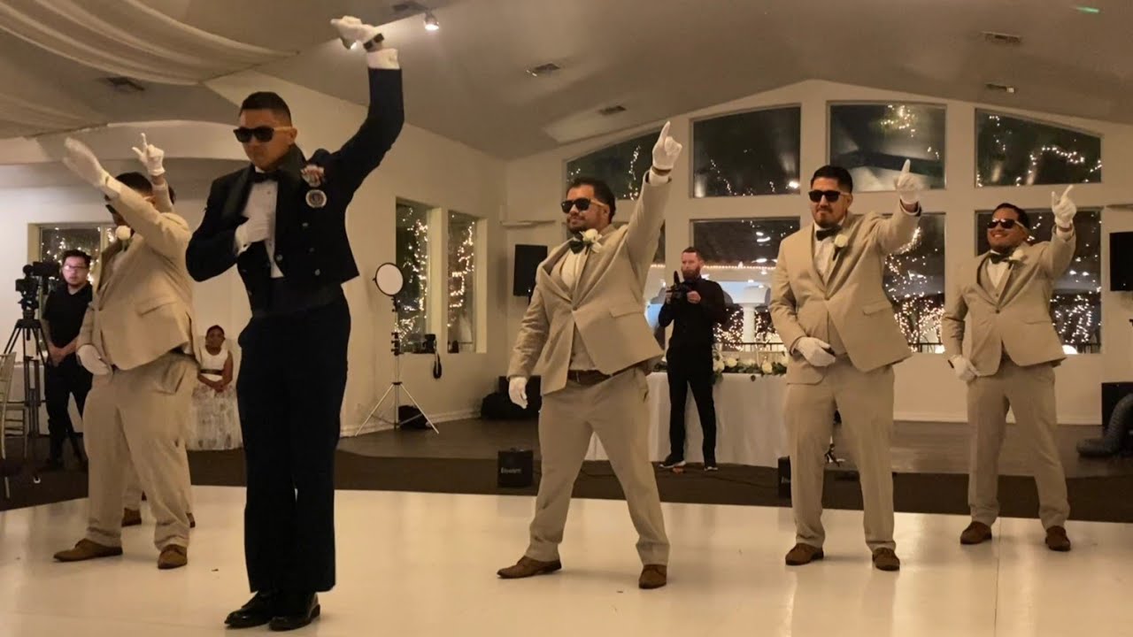 Best Groomsmen Dance of 2025 (Bride was NOT ready 😂)