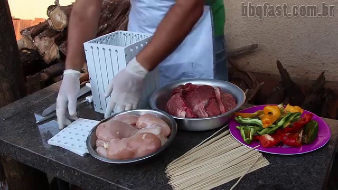 Maquina De Fazer Preparar Espetinhos - Grátis Furador