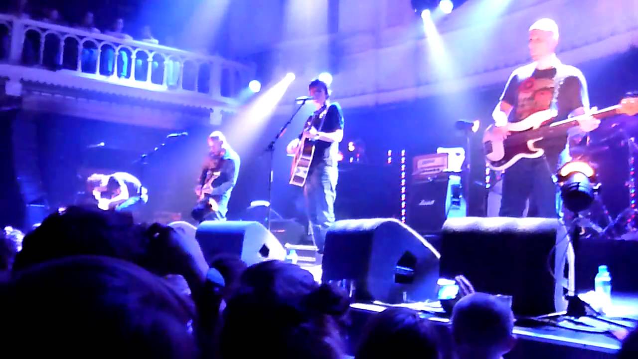 K's Choice - Almost Happy | Live Paradiso Amsterdam 2011