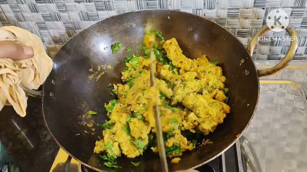 Aaloo matar tasty parathe...Must try recipe... 