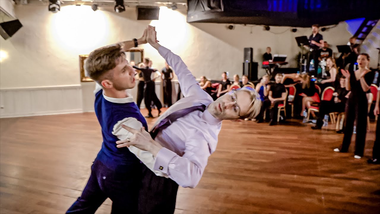 Christopher Hawkins in UNEXPECTED Foxtrot | Agnieszka Ośródka & Krzysztof Myka