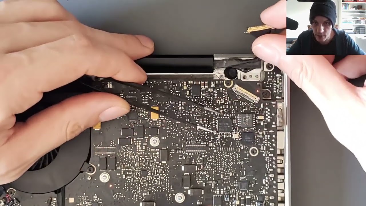 Como desmontar um Macbook Pro A1278 / Trocar o teclado com defeito