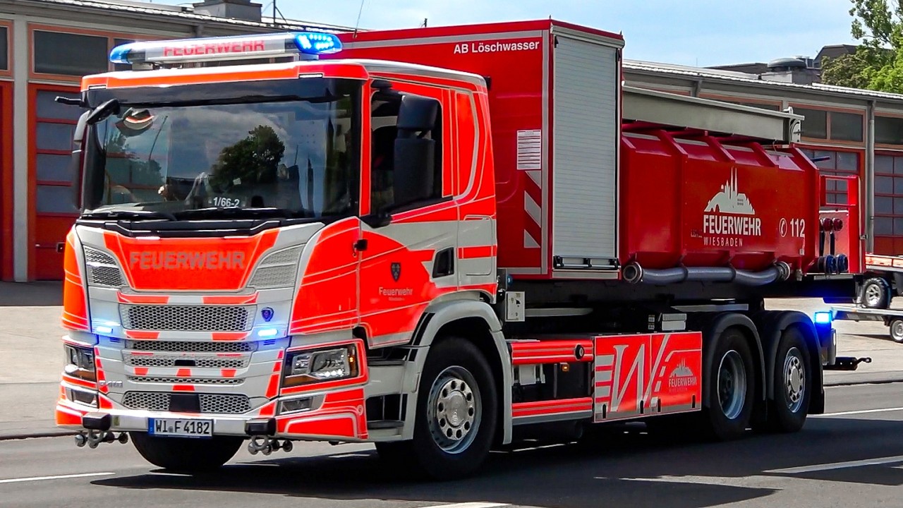 [GROẞEINSATZ: FLÄCHENBRAND in WIESBADEN] - Feuerwehr auf Einsatzfahrt mit Sonderfahrzeugen!