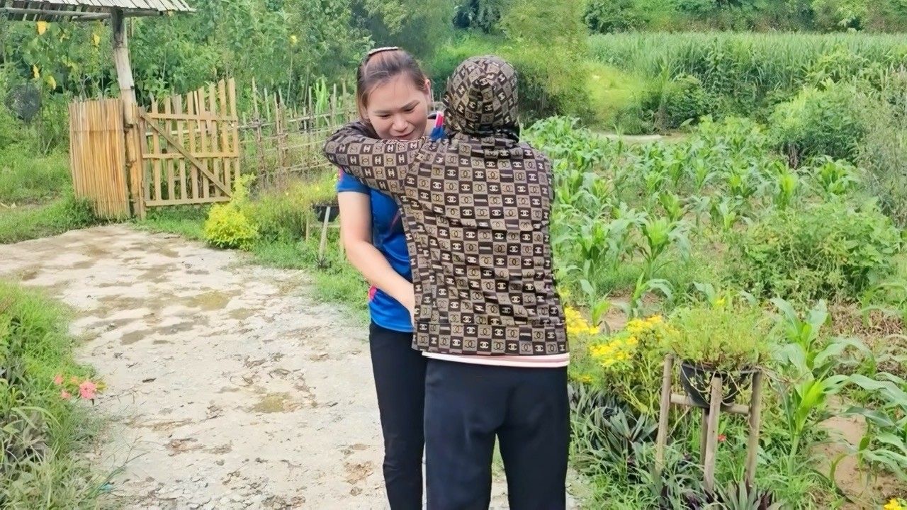Vong was flustered by the woman's intimate gestures