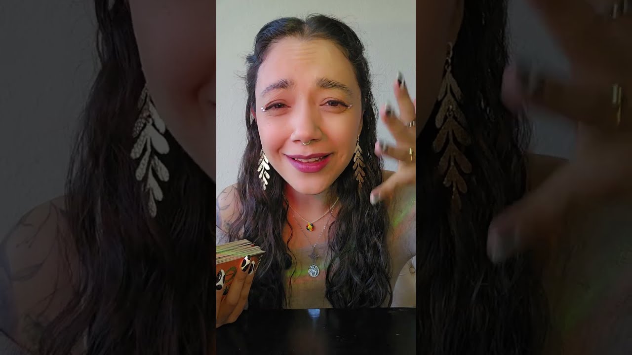 ♑️ CAPRICORNIO | Le est&aacute;s quitando seriedad a la vida | #tarot 