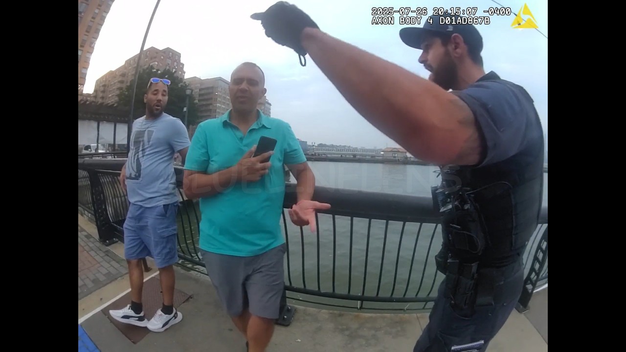 Police Have Lots Of Patience With Entitled Karen Refusing To Leave Establishment