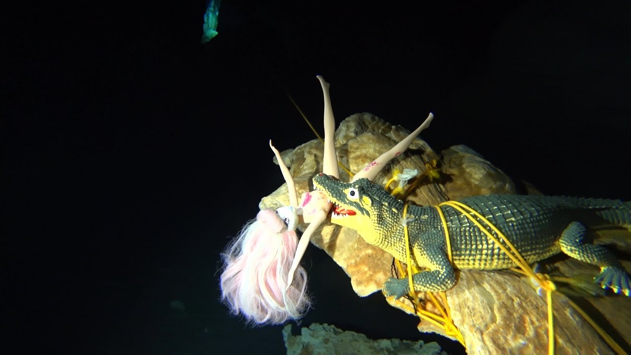 Cenote Dos Ojos (Barbie Line) - Mexiko