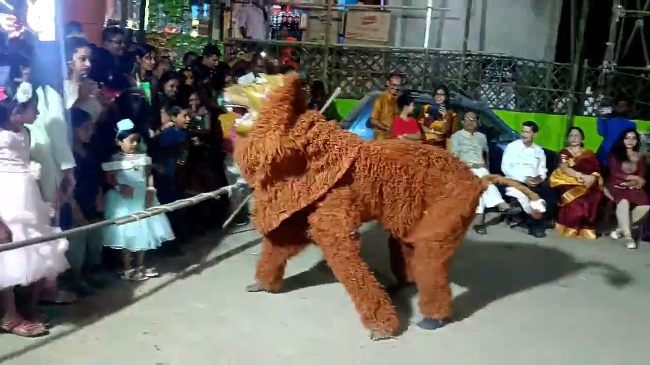 ছৌ নাচ ও মহিলাদের ব্যান্ড