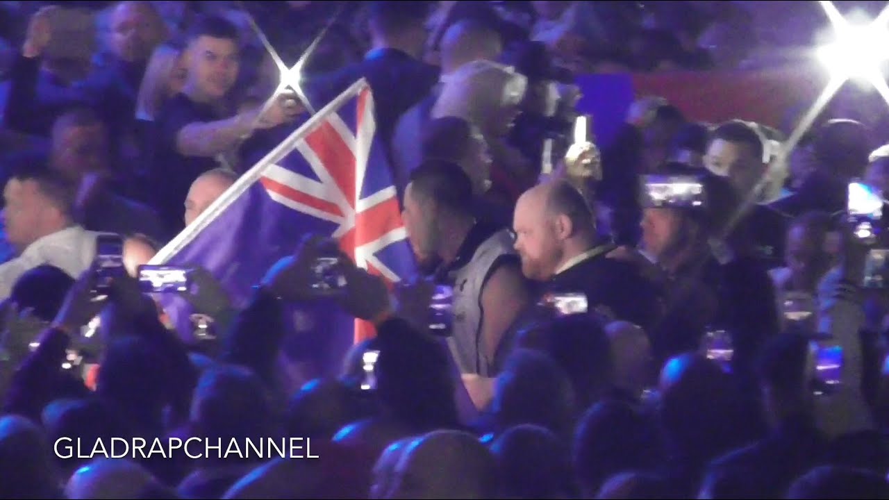 Crowd Goes Wild - Watch Joseph Parker’s Entrance for the Anthony Joshua Fight