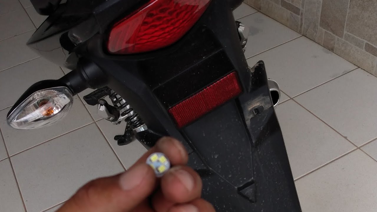 TROCANDO A LUZ DE PLACA DA FAN 160💡