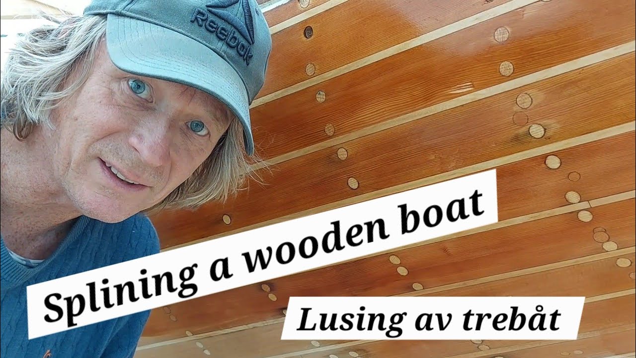 Splining a carvel planked wooden boat. Lusing av slettbygd trebåt.