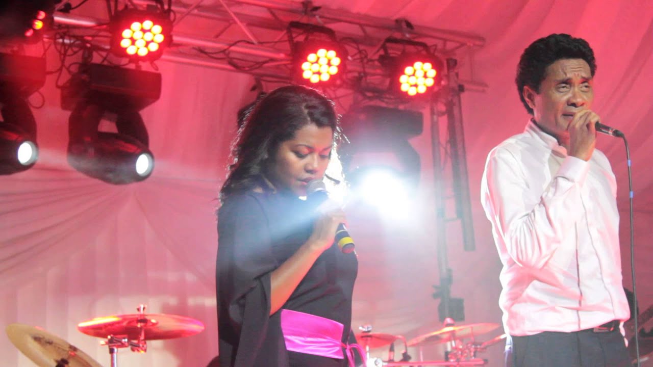 Fa Toy ny vao OMALY ( Njakatiana & Veromanitra) Biglove by Loum