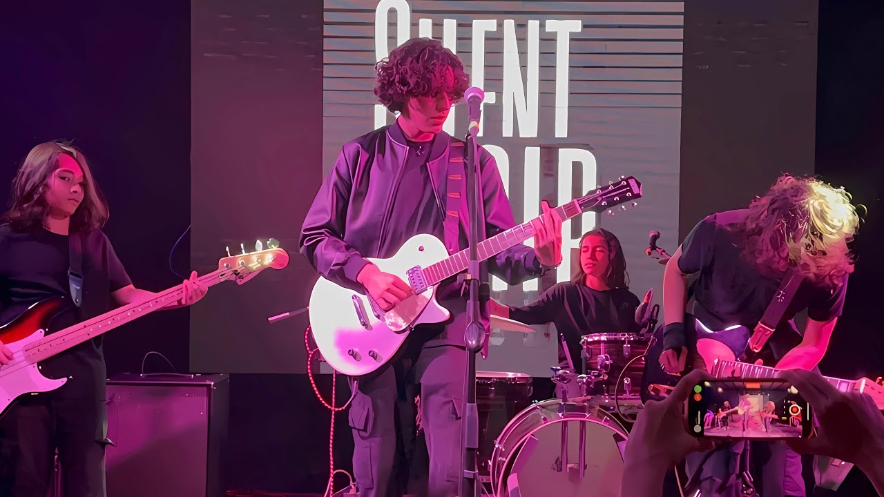 SilentNoir - BrokenComet (Live at C3 ROOFTOP / Guadalajara)