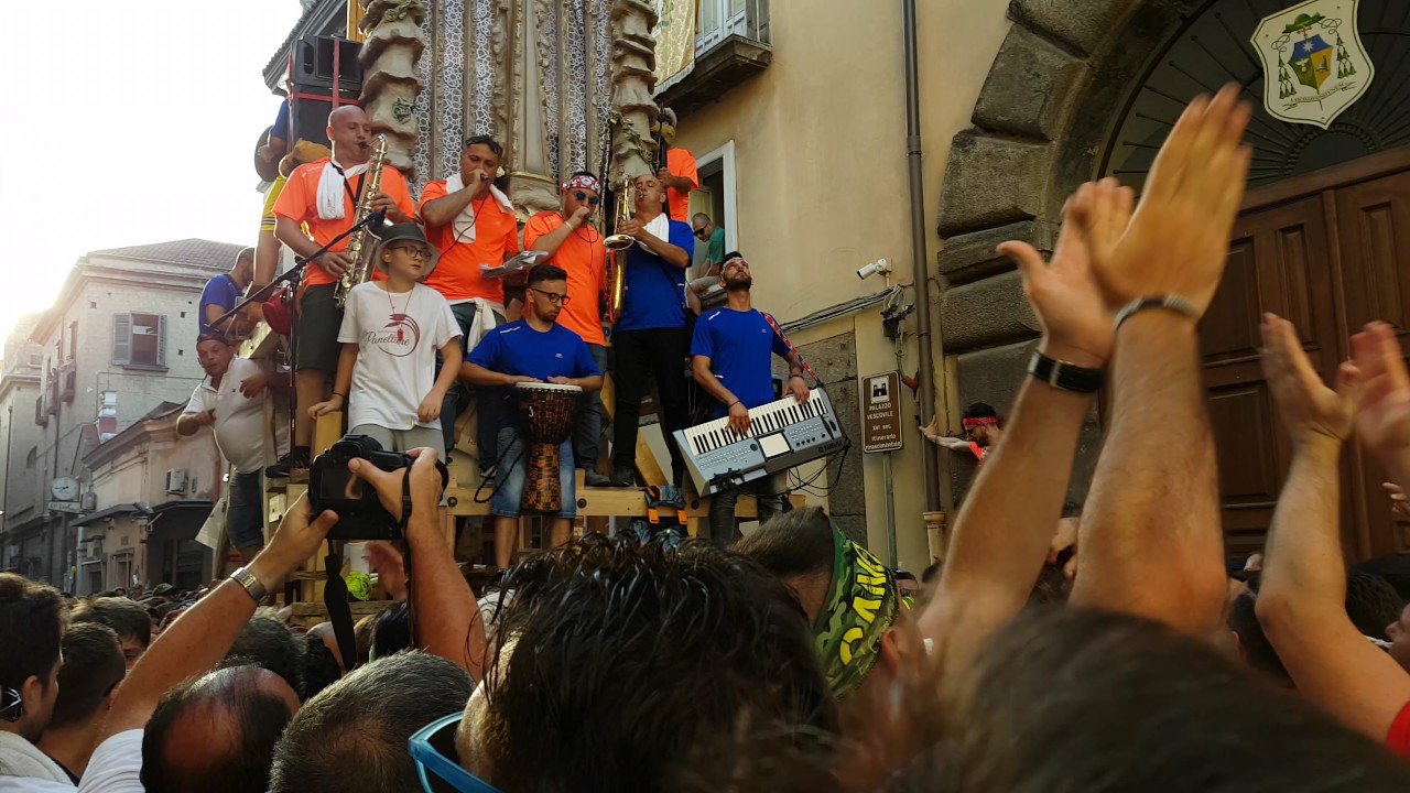 Festa dei gigli Nola 2017 - girata caparossa - paranza Volontari bruscianesi