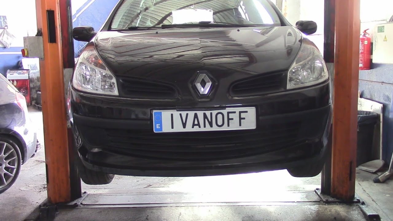 Замена  передних тормозных  дисков и колодок на Renault Clio lll