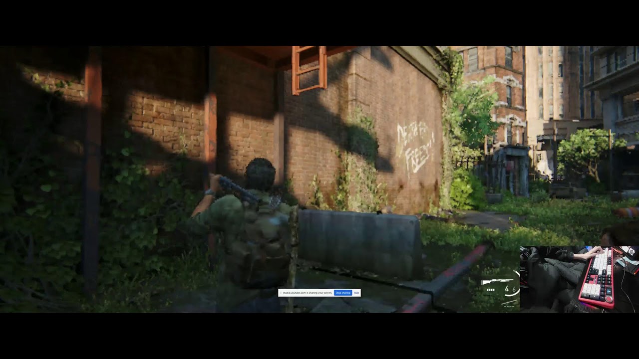 PLAYYING THE LAST OF US