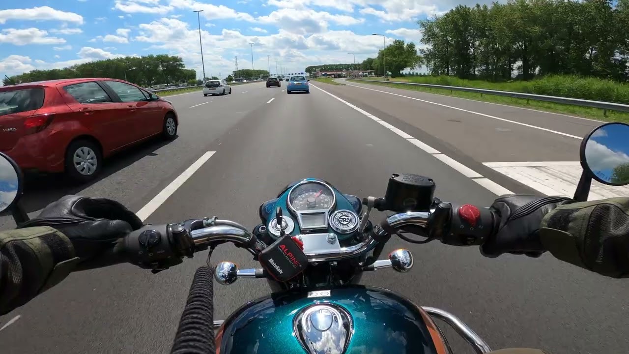 2022 Classic 350 | What’s the rush ppl? Ah, my bad… | a Faulty Speedometer | Dora Noir highway glide