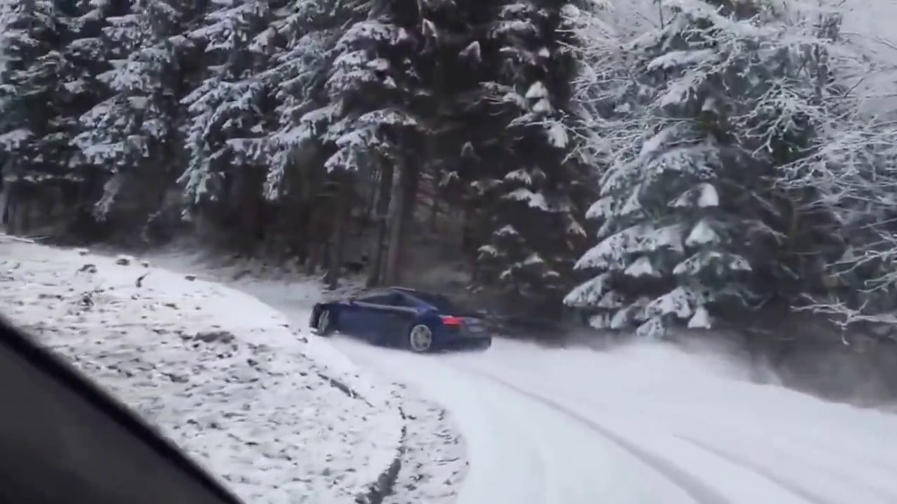 Audi R8 snow drift official video