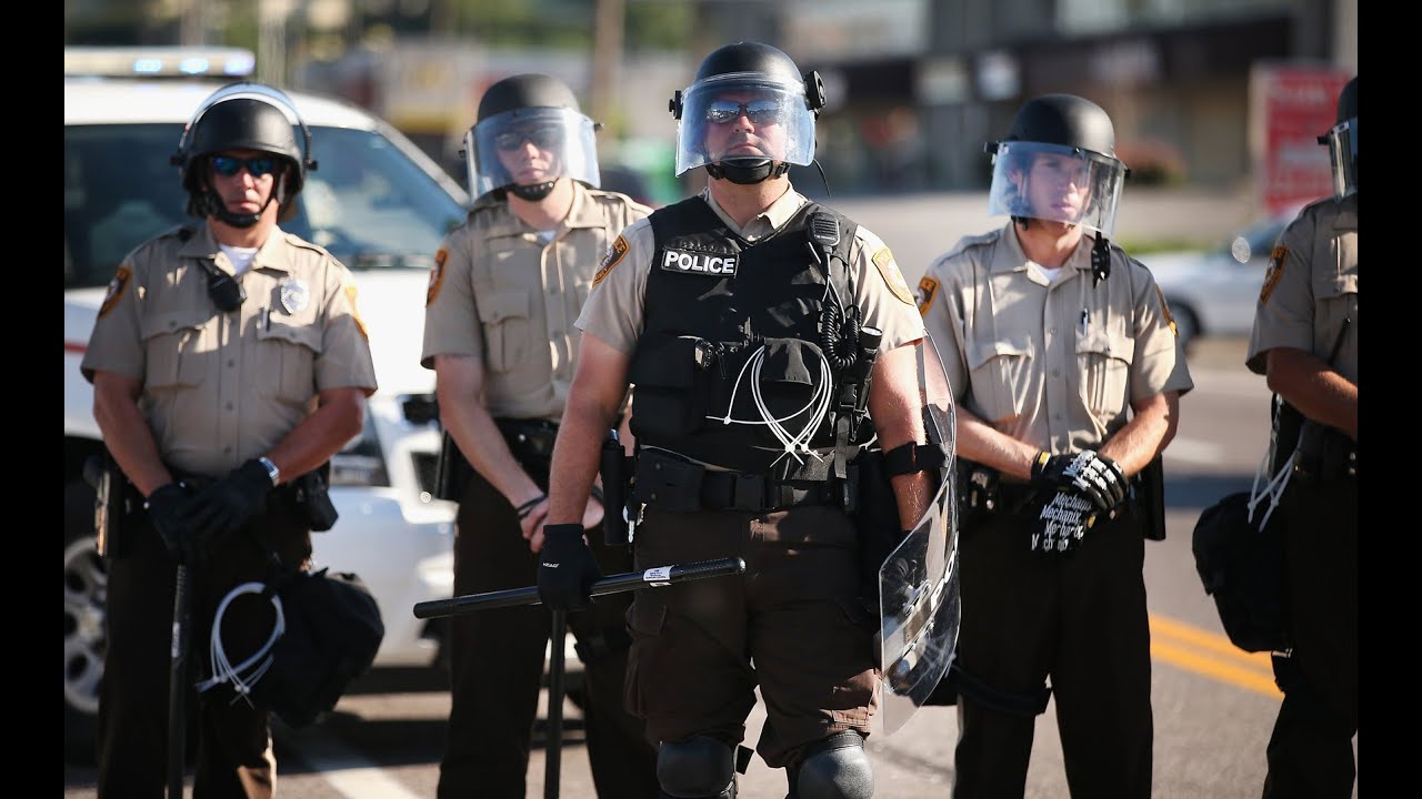 How do police officers determine when to use deadly force?